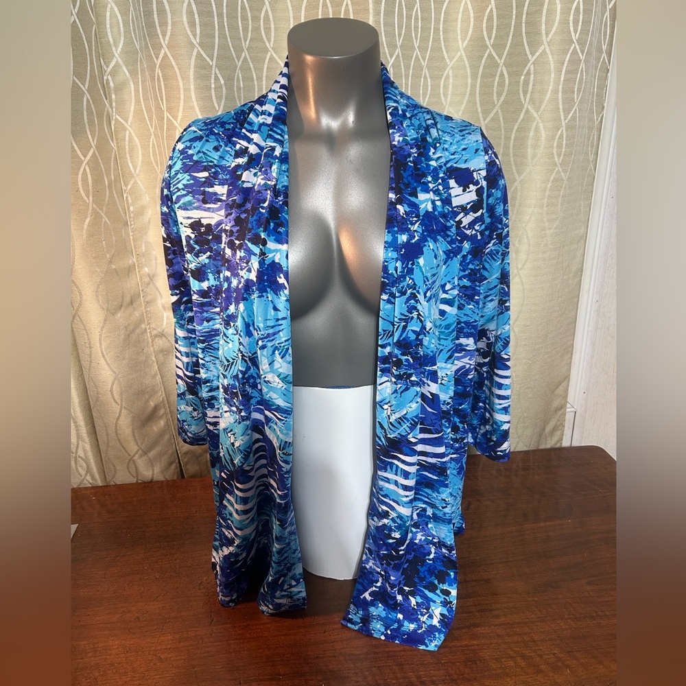 ALIA Cardigan/Jacket Very Soft & Colourful
Size Small
